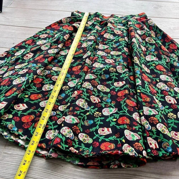 Coven United Womens Multicolor Rose And Skull Print Midi Box Pleated Skirt Small - Picture 6 of 10
